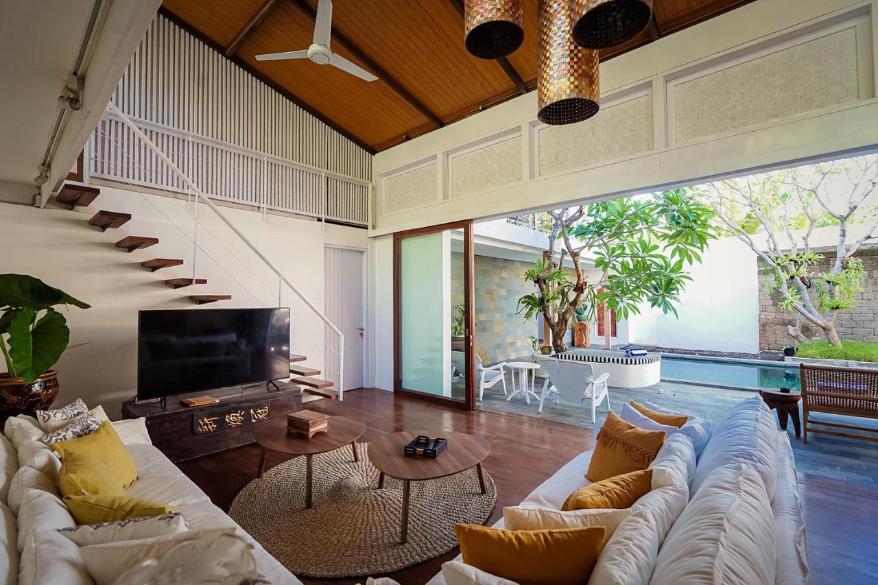 Bias Villa Seminyak Exterior photo